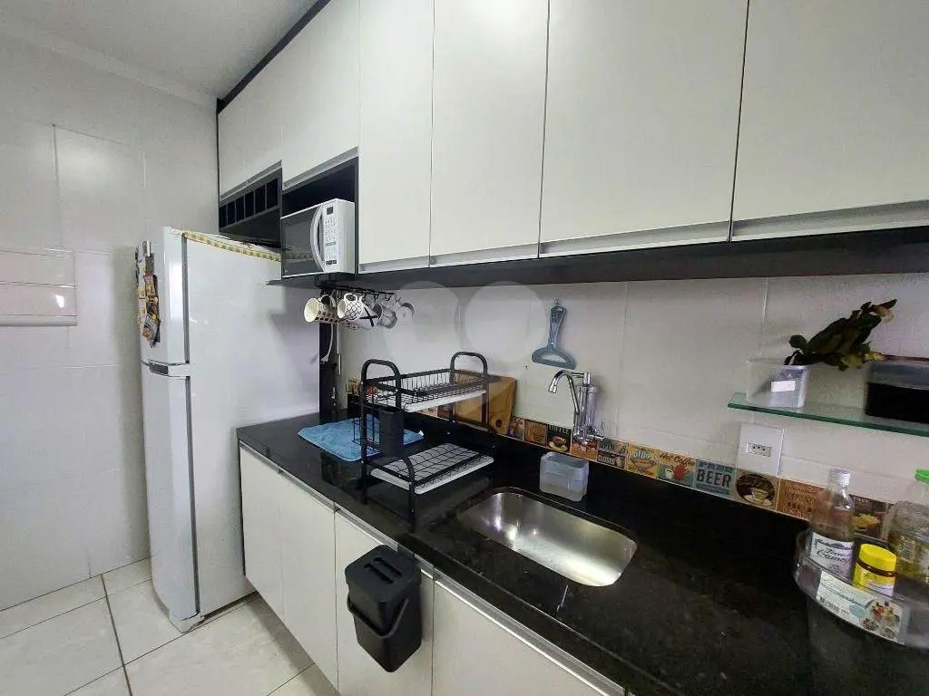 Apartamento para Venda em Praia Grande, Vila Guilhermina, 2 dormitórios, 1 suíte, 2 banheiros, 1 vaga