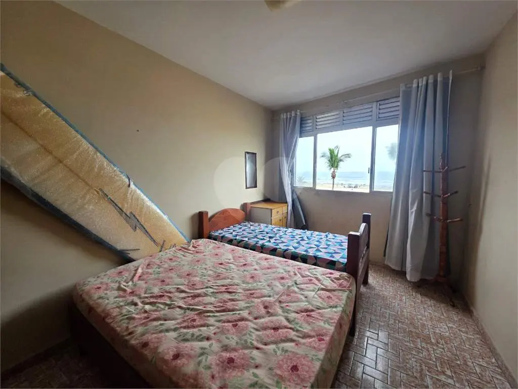 Apartamento para Venda em Praia Grande, Guilhermina, 2 dormitórios, 1 banheiro, 1 vaga