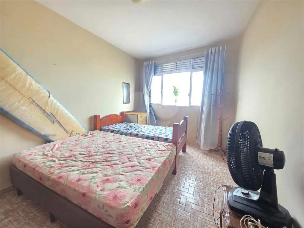 Apartamento para Venda em Praia Grande, Guilhermina, 2 dormitórios, 1 banheiro, 1 vaga