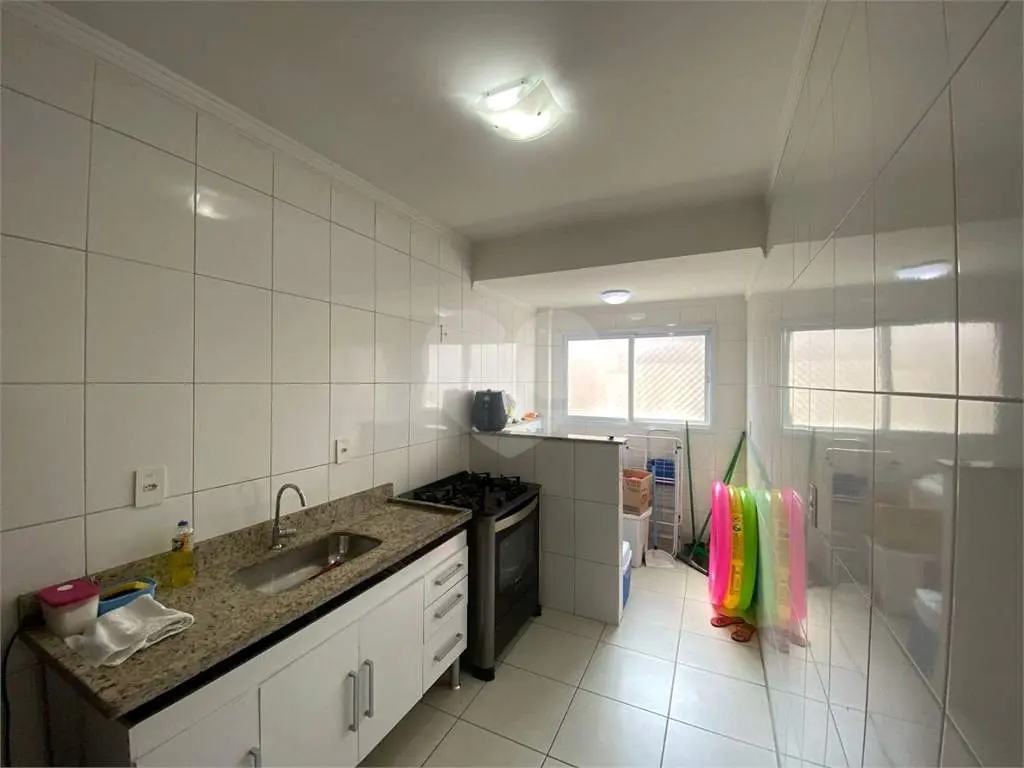 Apartamento para Venda em Praia Grande, Vila Guilhermina, 2 dormitórios, 1 suíte, 2 banheiros, 2 vagas