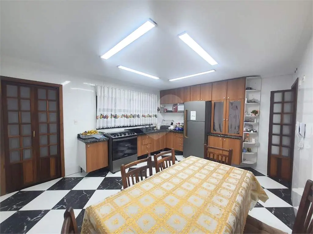Apartamento para Venda em Praia Grande, Vila Tupi, 3 dormitórios, 3 suítes, 4 banheiros, 2 vagas