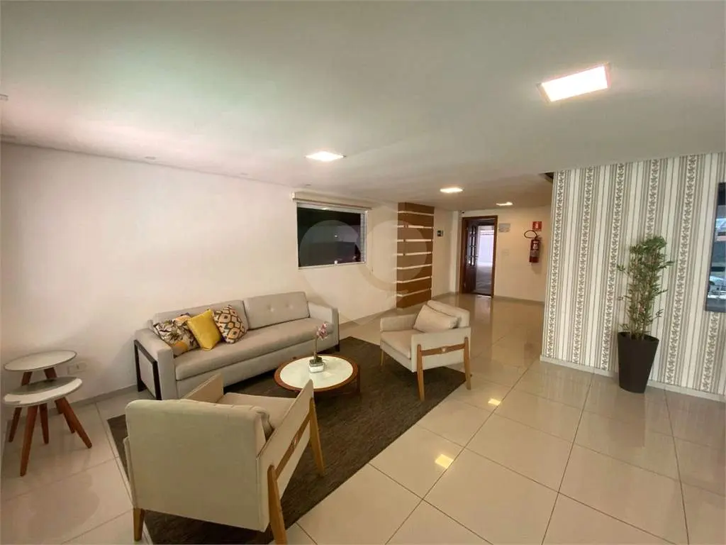 Apartamento para Venda em Praia Grande, Vila Guilhermina, 2 dormitórios, 1 suíte, 2 banheiros, 2 vagas