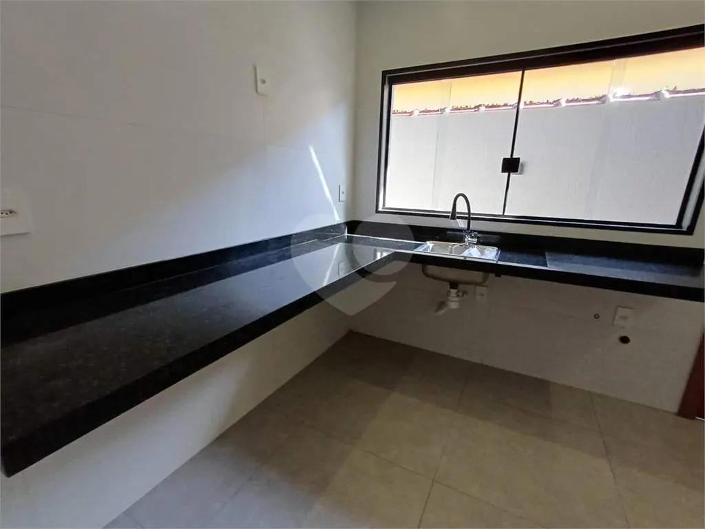 Casa para Venda em Praia Grande, Tupi, 2 dormitórios, 2 suítes, 1 banheiro, 2 vagas
