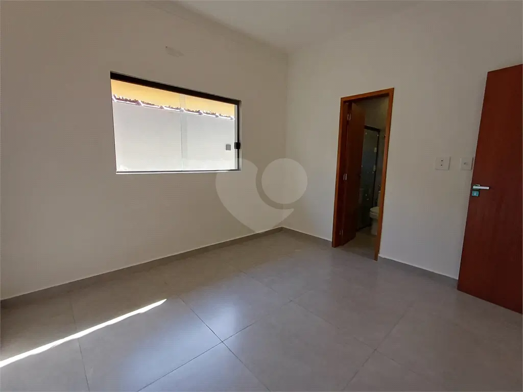Casa para Venda em Praia Grande, Tupi, 2 dormitórios, 2 suítes, 1 banheiro, 2 vagas