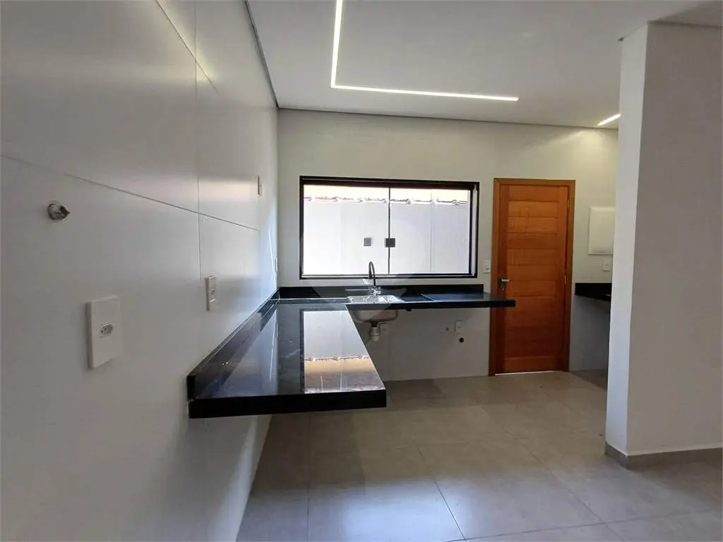 Casa para Venda em Praia Grande, Tupi, 2 dormitórios, 2 suítes, 1 banheiro, 2 vagas