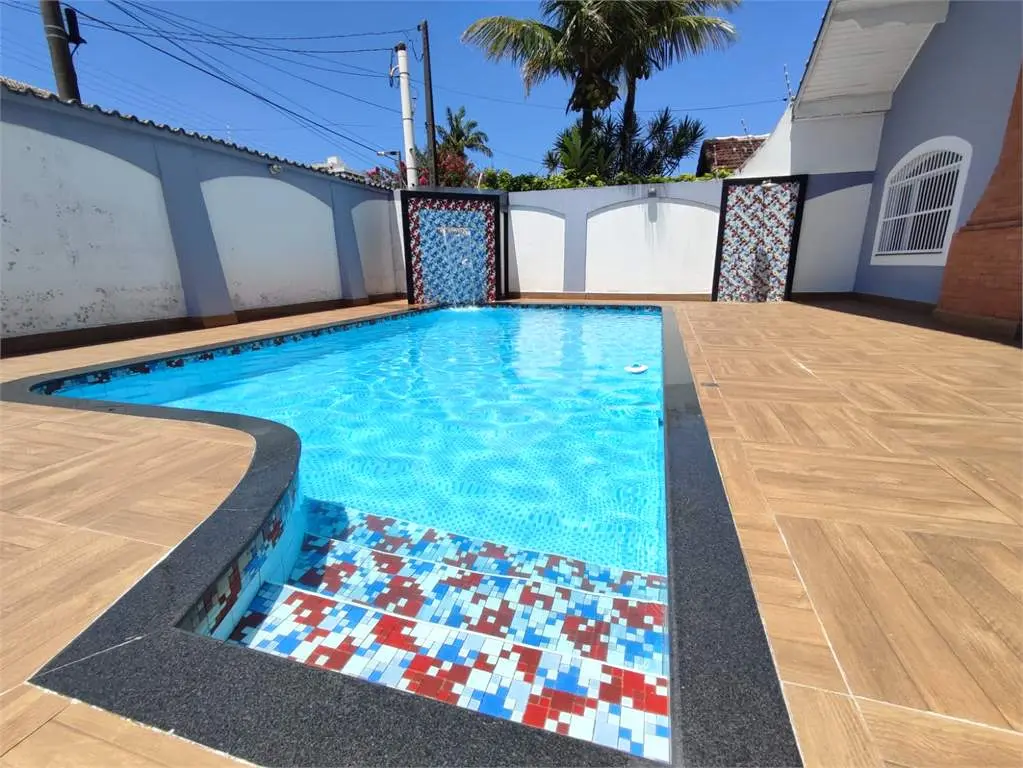 Casa para Venda em Praia Grande, Flórida, 6 dormitórios, 3 banheiros, 8 vagas