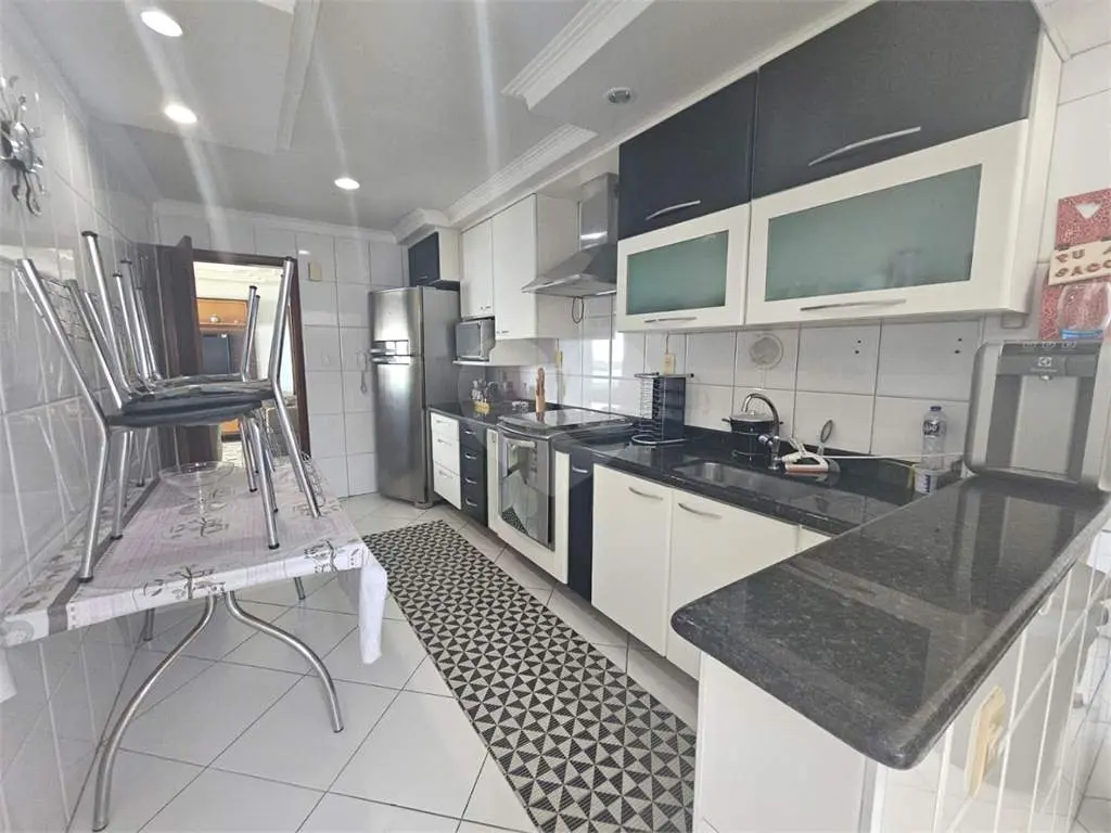 Apartamento para Venda em Praia Grande, Guilhermina, 4 dormitórios, 2 suítes, 2 banheiros, 2 vagas
