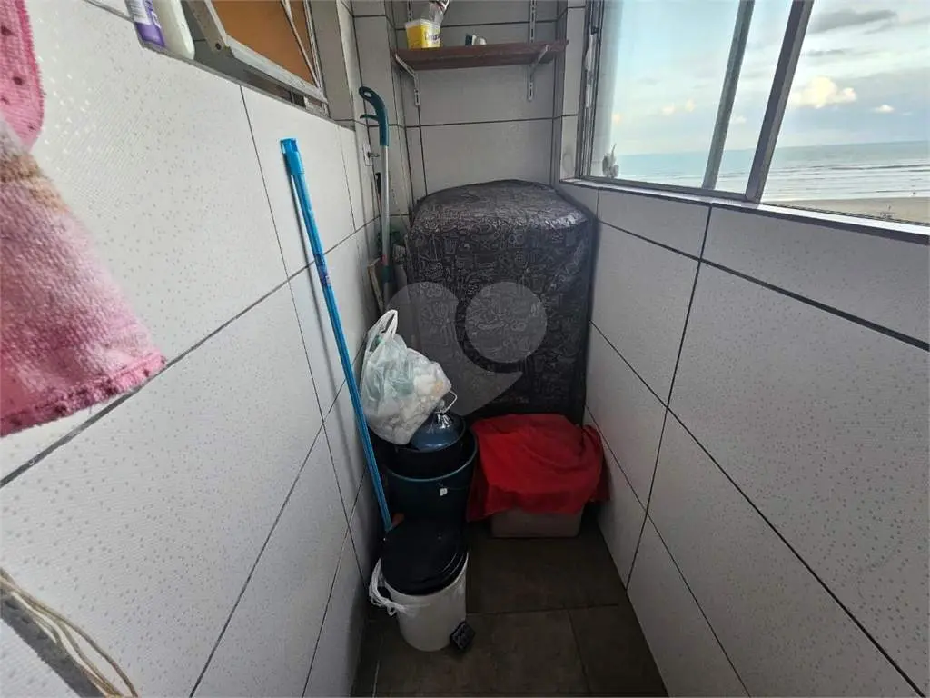 Studio para Venda em Praia Grande, Vila Guilhermina, 1 dormitório, 1 banheiro, 1 vaga