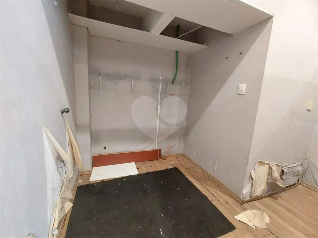 Comercial para Venda em Praia Grande, Vila Tupi, 1 banheiro, 1 vaga