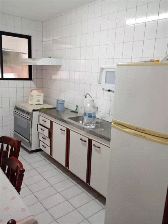 Apartamento para Venda em Praia Grande, Guilhermina, 2 dormitórios, 1 banheiro, 1 vaga