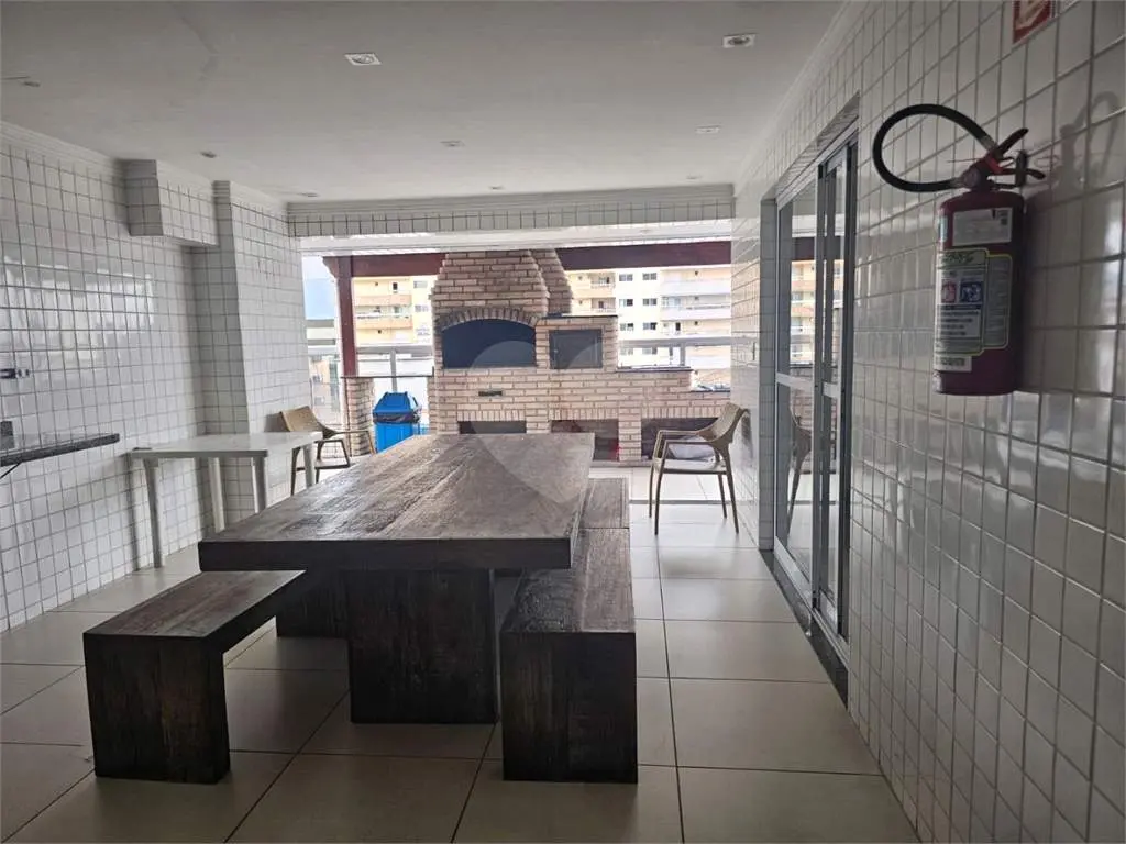 Apartamento para Locação em Praia Grande, Tupi, 2 dormitórios, 1 suíte, 1 banheiro, 2 vagas