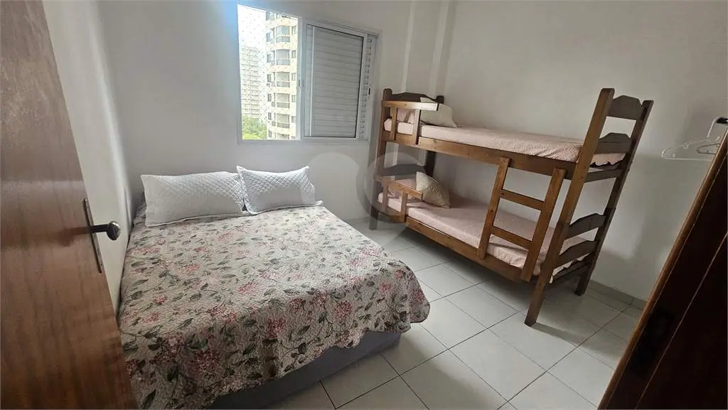 Apartamento para Venda em Praia Grande, Campo aviação, 1 dormitório, 1 banheiro, 1 vaga