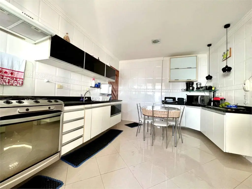 Apartamento para Venda em Praia Grande, Guilhermina, 3 dormitórios, 2 suítes, 3 banheiros, 2 vagas