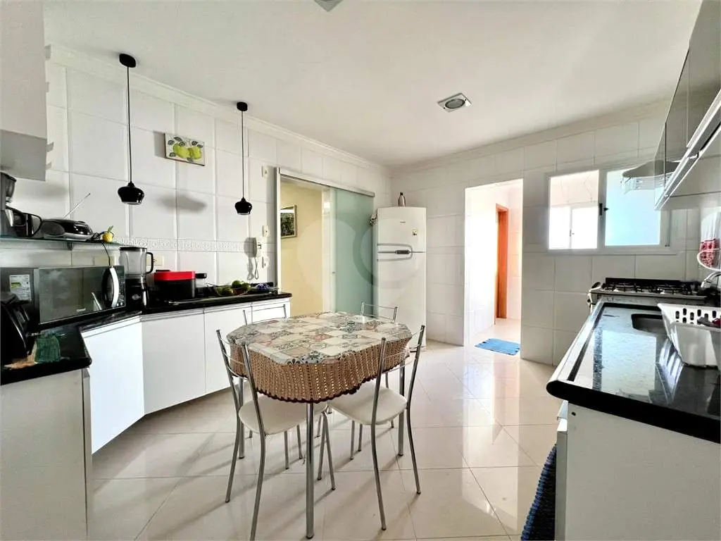 Apartamento para Venda em Praia Grande, Guilhermina, 3 dormitórios, 2 suítes, 3 banheiros, 2 vagas