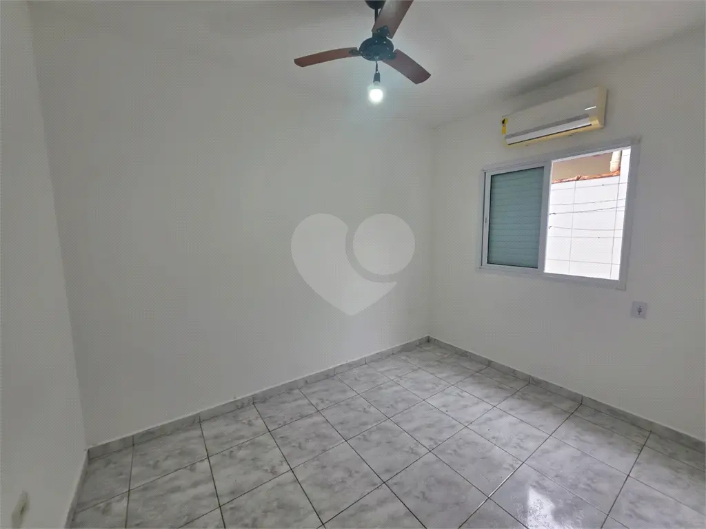 Casa para Venda em Praia Grande, Vila mirim, 2 dormitórios, 1 banheiro, 1 vaga