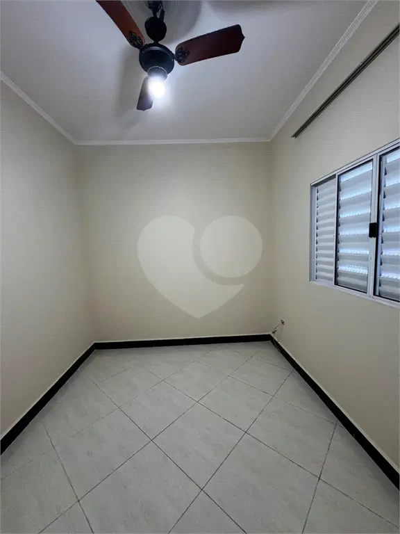 Casa para Venda em Praia Grande, Vila Guilhermina, 2 dormitórios, 1 suíte, 3 banheiros, 2 vagas
