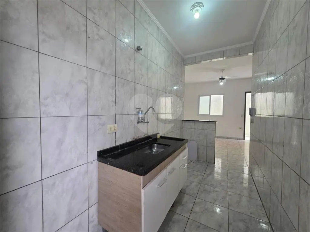 Casa para Venda em Praia Grande, Vila mirim, 2 dormitórios, 1 banheiro, 1 vaga