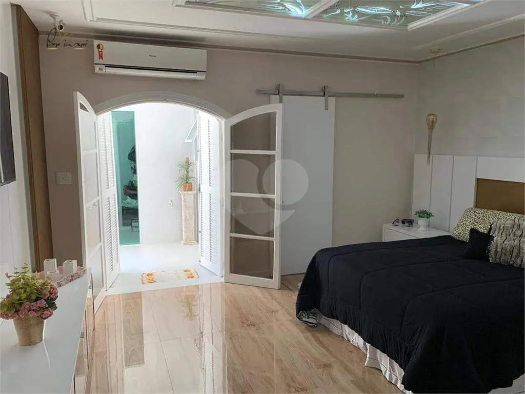 Casa para Venda em Praia Grande, Tupi, 4 dormitórios, 4 suítes, 1 banheiro, 5 vagas