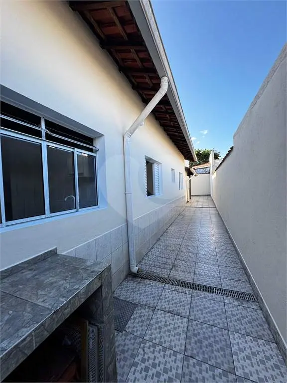 Casa para Venda em Praia Grande, Vila Guilhermina, 2 dormitórios, 1 suíte, 3 banheiros, 2 vagas