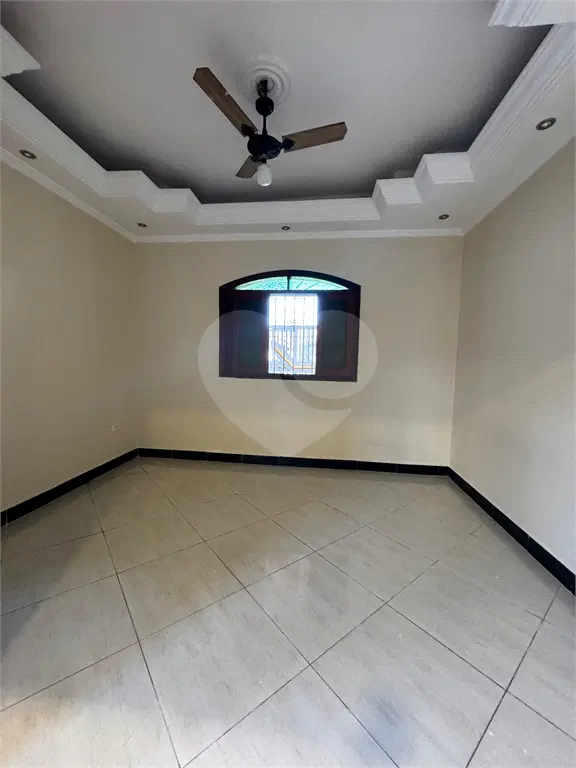 Casa para Venda em Praia Grande, Vila Guilhermina, 2 dormitórios, 1 suíte, 3 banheiros, 2 vagas