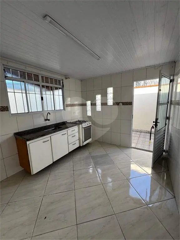 Casa para Venda em Praia Grande, Vila Guilhermina, 2 dormitórios, 1 suíte, 3 banheiros, 2 vagas