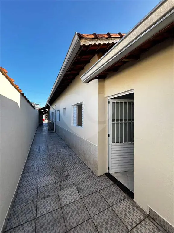 Casa para Venda em Praia Grande, Vila Guilhermina, 2 dormitórios, 1 suíte, 3 banheiros, 2 vagas