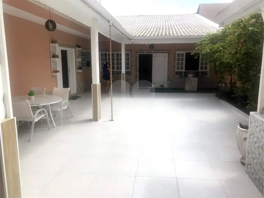 Casa para Venda em Praia Grande, Tupi, 4 dormitórios, 4 suítes, 1 banheiro, 5 vagas
