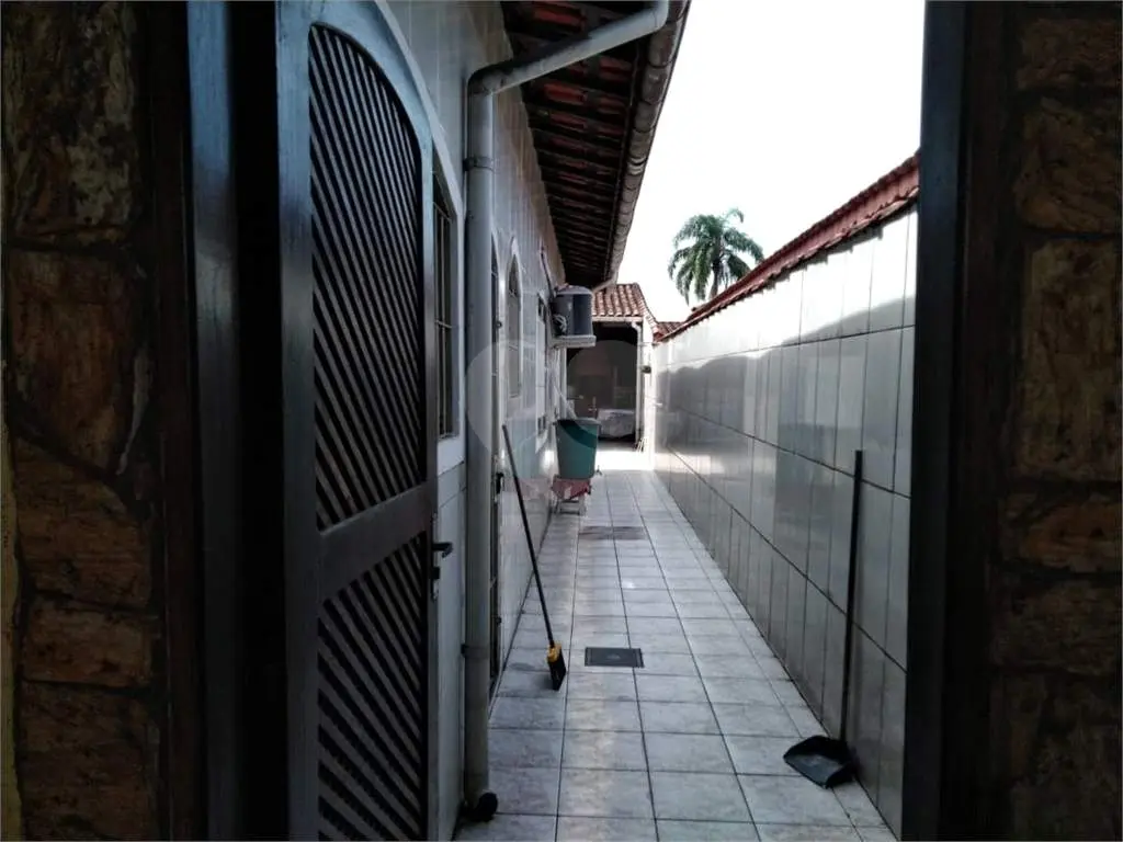 Casa para Venda em Praia Grande, Caiçara, 3 dormitórios, 1 suíte, 2 banheiros, 3 vagas