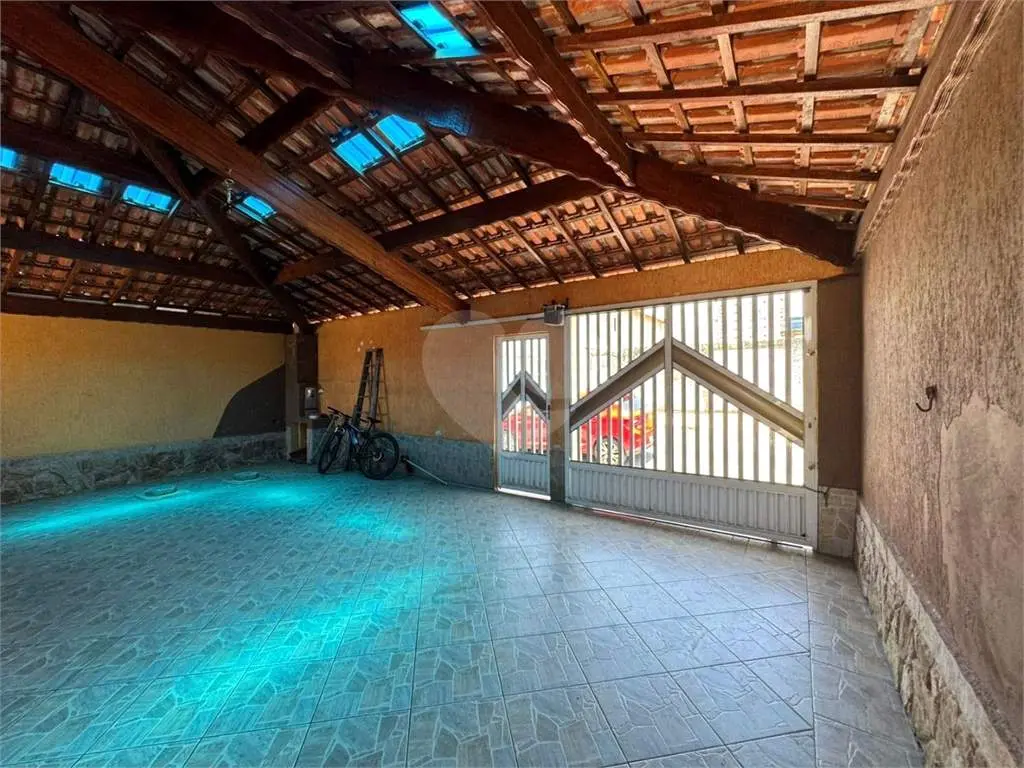 Casa para Venda em Praia Grande, Caiçara, 2 dormitórios, 1 suíte, 2 banheiros, 2 vagas