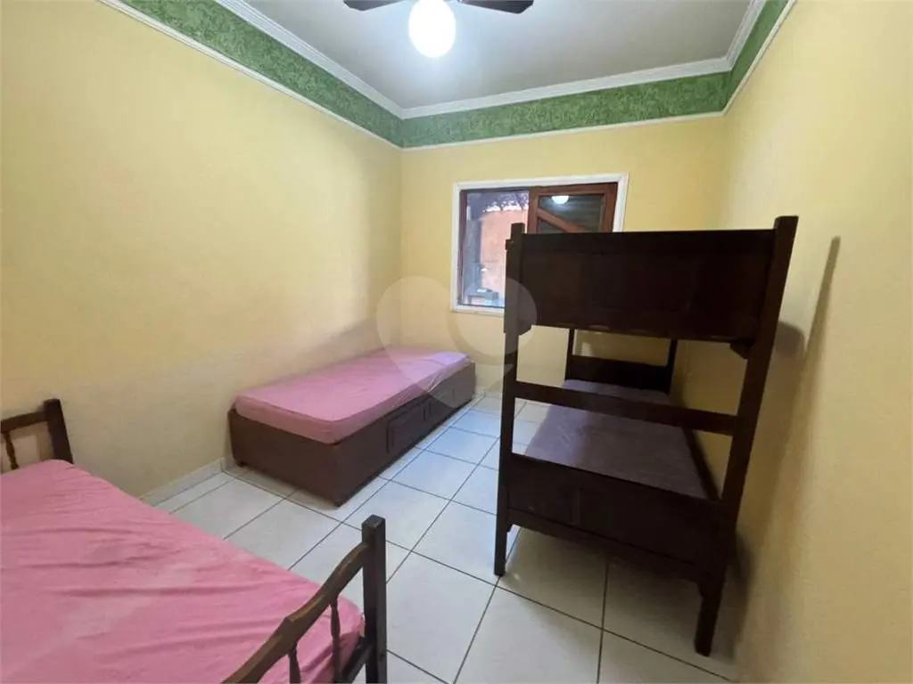 Casa para Venda em Praia Grande, Caiçara, 2 dormitórios, 1 suíte, 2 banheiros, 2 vagas