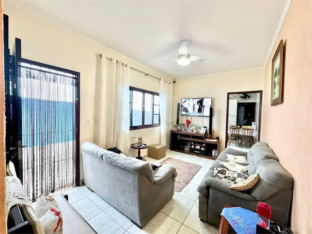Casa para Venda em Praia Grande, Caiçara, 2 dormitórios, 1 suíte, 2 banheiros, 2 vagas