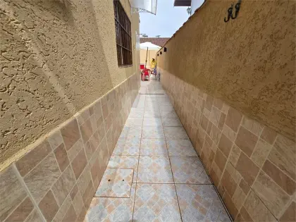 Casa para Venda em Praia Grande, Solemar, 3 dormitórios, 1 suíte, 2 banheiros, 2 vagas