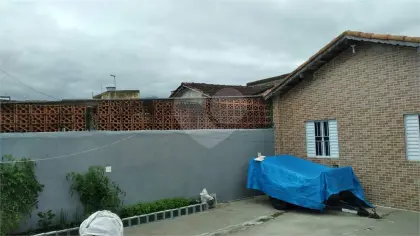 Casa para Venda em Praia Grande, Samambaia, 3 dormitórios, 1 suíte, 2 banheiros, 5 vagas