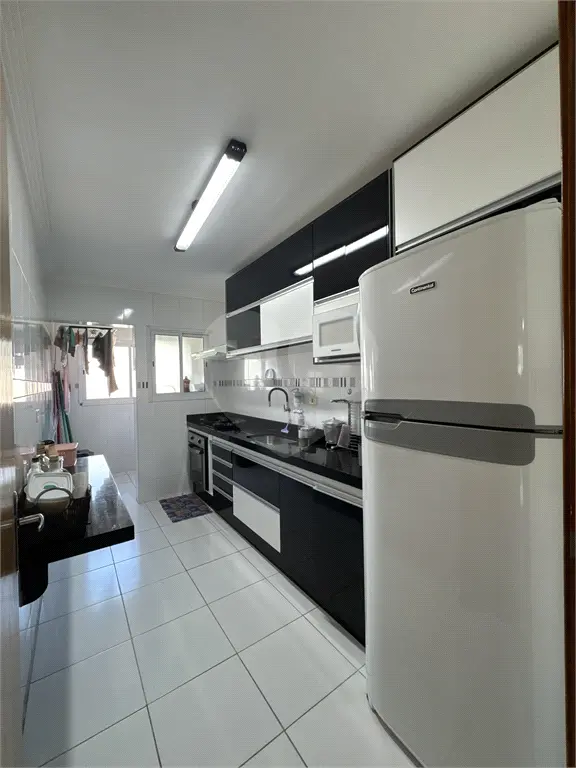 Apartamento para Venda em Praia Grande, Guilhermina, 2 dormitórios, 1 suíte, 2 banheiros, 2 vagas