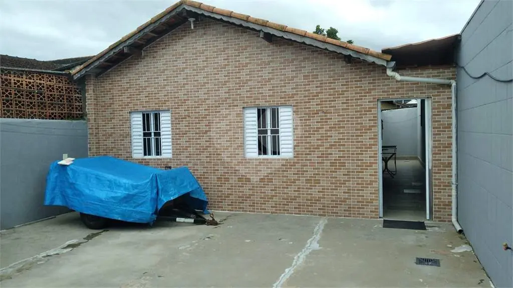 Casa para Venda em Praia Grande, Samambaia, 3 dormitórios, 1 suíte, 2 banheiros, 5 vagas