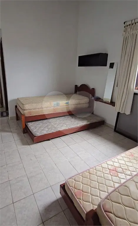 Casa para Venda em Praia Grande, Solemar, 3 dormitórios, 1 suíte, 2 banheiros, 2 vagas