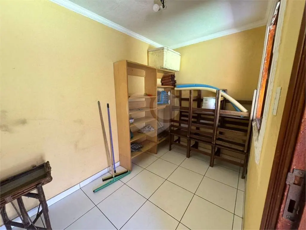 Casa para Venda em Praia Grande, Caiçara, 2 dormitórios, 1 suíte, 2 banheiros, 2 vagas