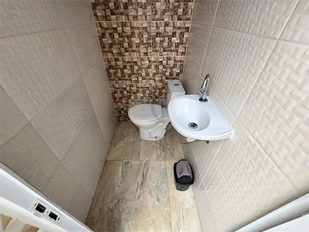 Casa para Venda em Praia Grande, Solemar, 3 dormitórios, 1 suíte, 2 banheiros, 2 vagas