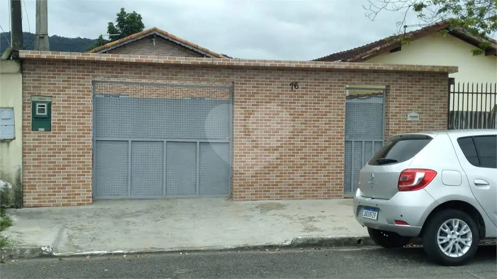 Casa para Venda em Praia Grande, Samambaia, 3 dormitórios, 1 suíte, 2 banheiros, 5 vagas