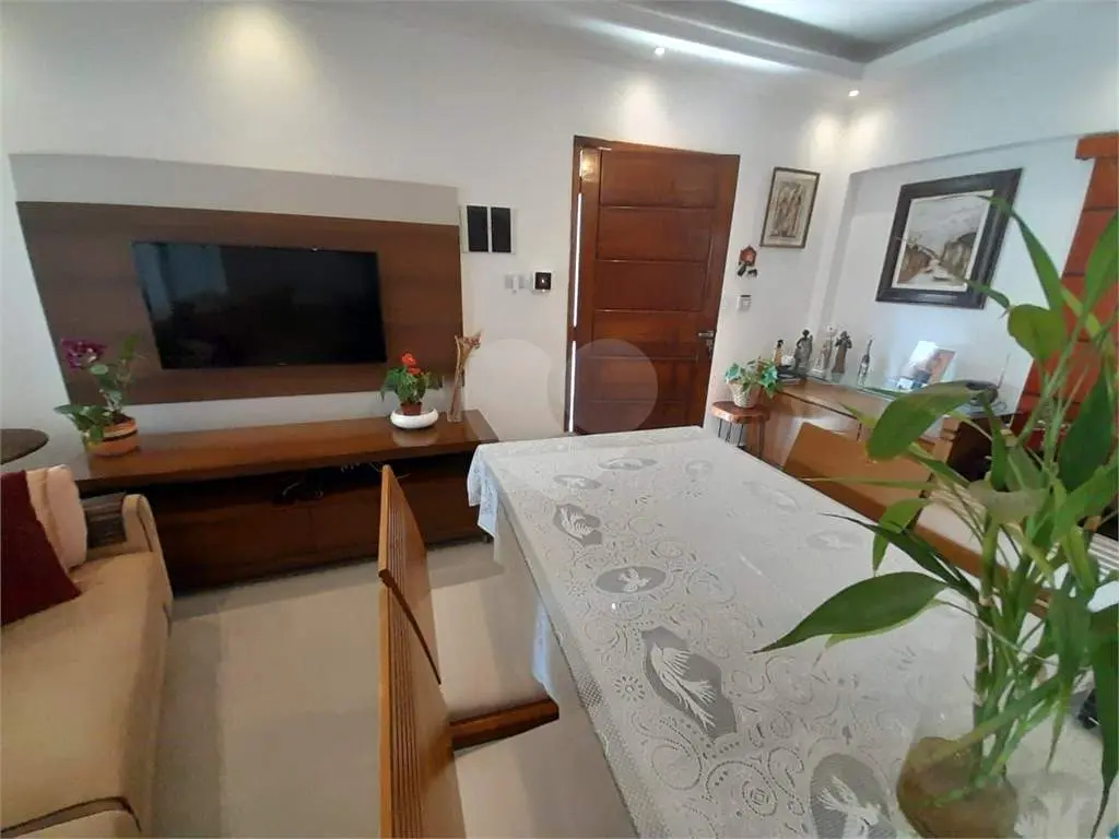 Casa para Venda em Praia Grande, Guilhermina, 2 dormitórios, 2 suítes, 3 banheiros, 2 vagas