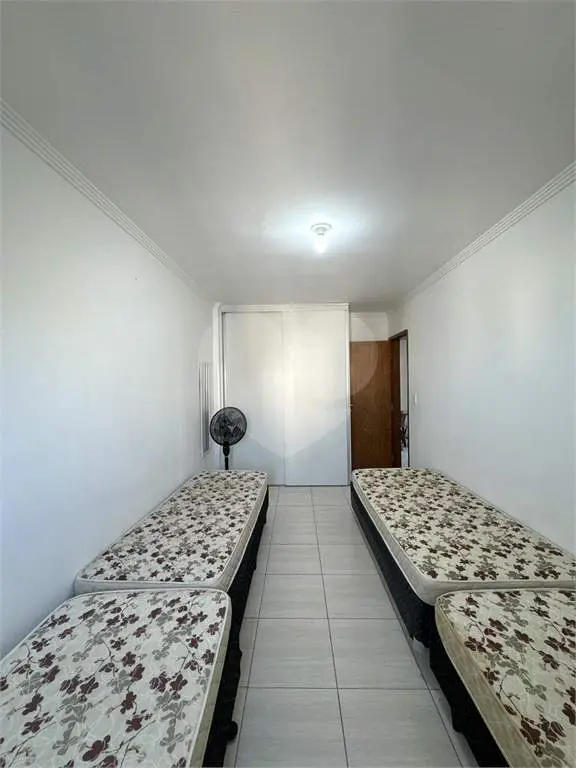 Apartamento para Venda em Praia Grande, Guilhermina, 2 dormitórios, 1 suíte, 2 banheiros, 2 vagas