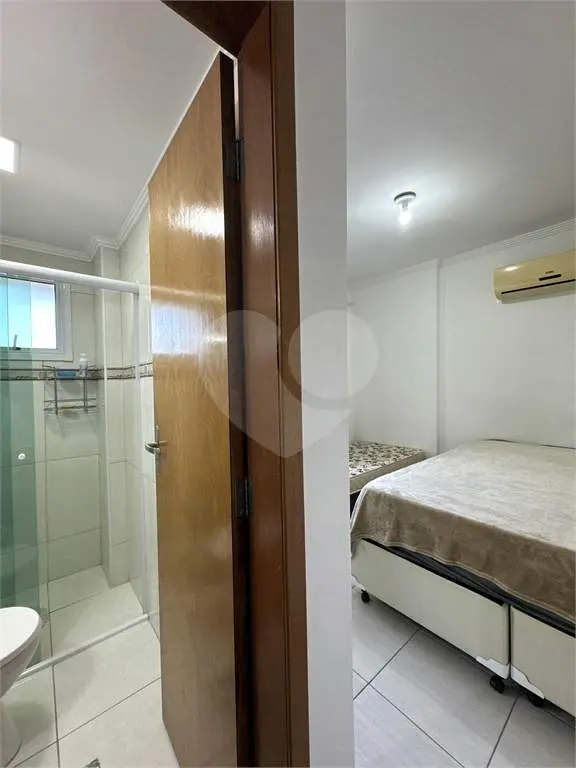 Apartamento para Venda em Praia Grande, Guilhermina, 2 dormitórios, 1 suíte, 2 banheiros, 2 vagas