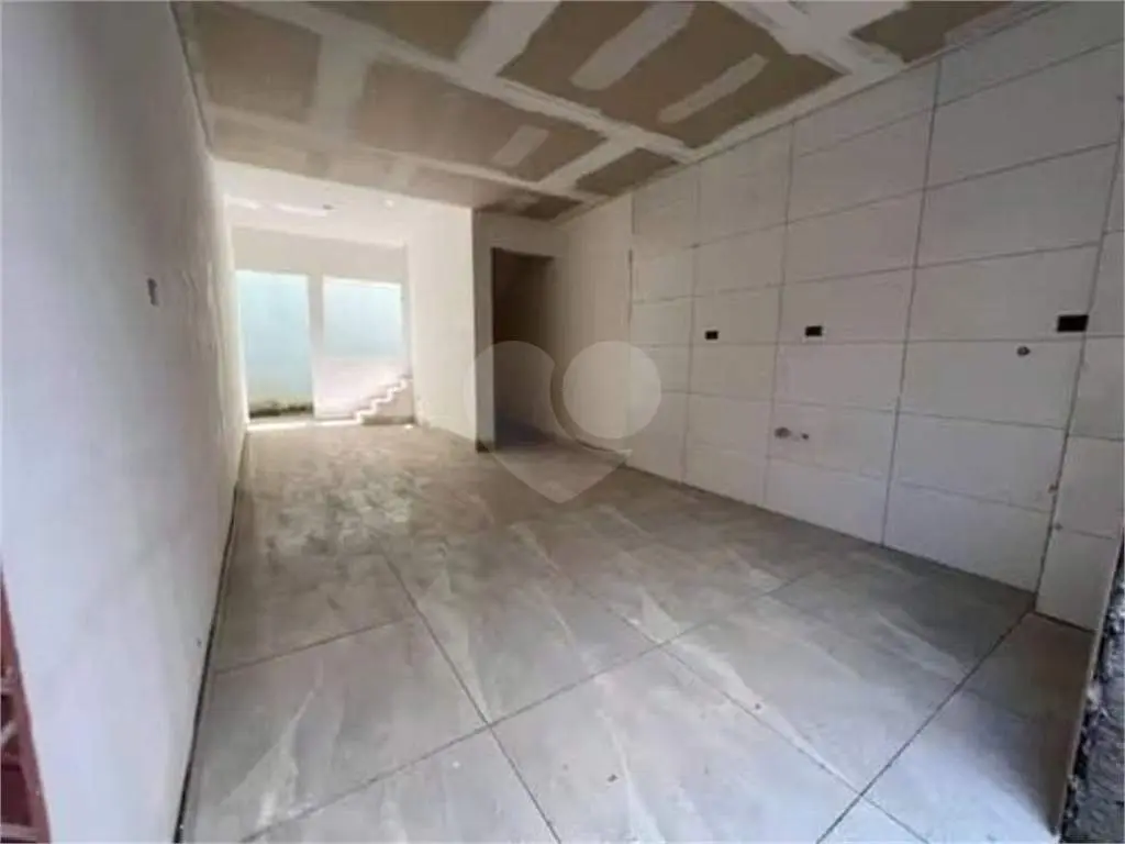 Casa para Venda em Praia Grande, Guilhermina, 2 dormitórios, 1 suíte, 1 banheiro, 1 vaga