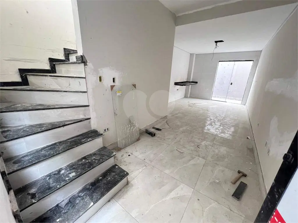 Casa para Venda em Praia Grande, Guilhermina, 2 dormitórios, 1 suíte, 1 banheiro, 1 vaga
