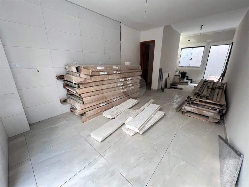 Casa para Venda em Praia Grande, Guilhermina, 2 dormitórios, 1 suíte, 1 banheiro, 1 vaga