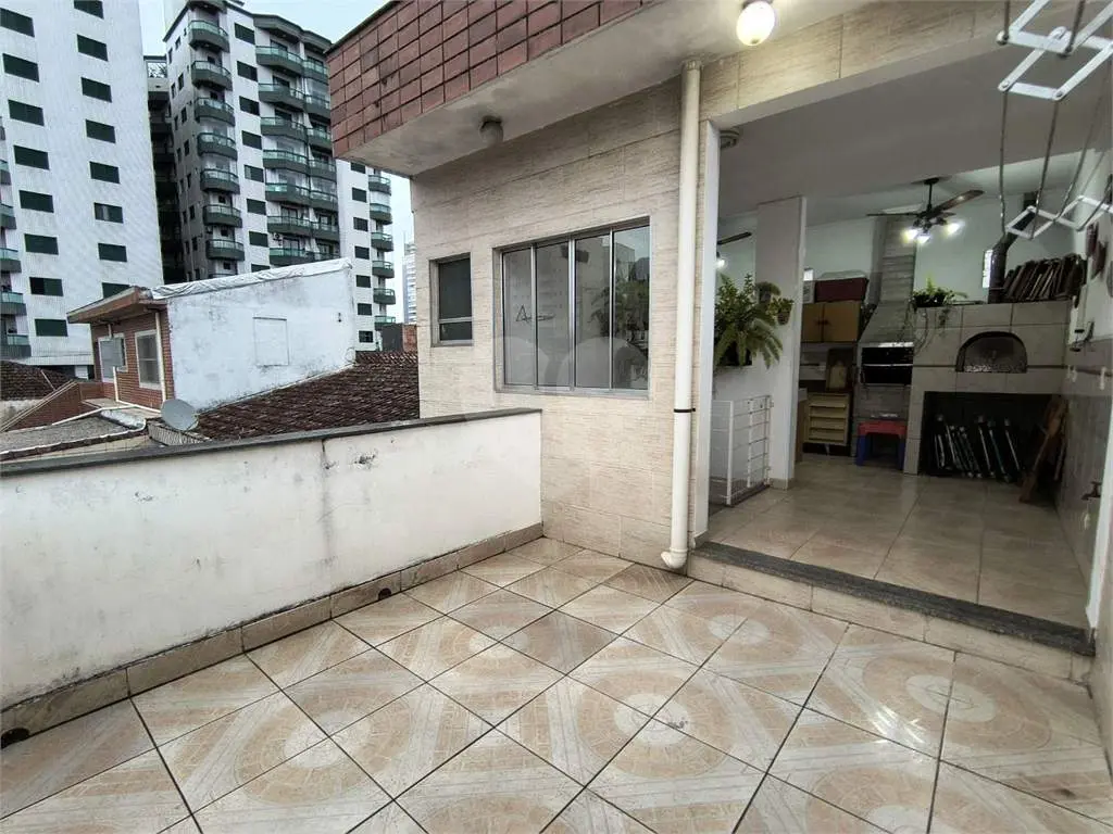 Casa para Venda em Praia Grande, Guilhermina, 2 dormitórios, 1 suíte, 1 banheiro, 3 vagas