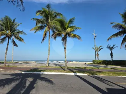 Sobrado para Venda em Praia Grande, Caiçara, 2 dormitórios, 2 suítes, 3 banheiros, 2 vagas