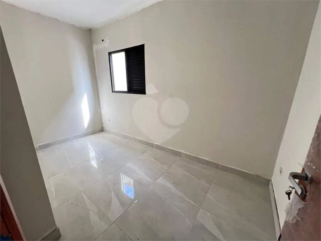 Casa para Venda em Praia Grande, Guilhermina, 2 dormitórios, 2 banheiros, 1 vaga