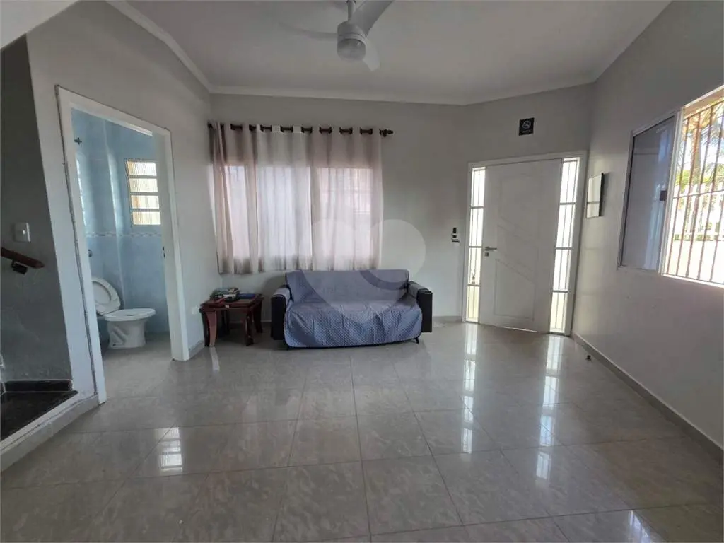 Sobrado para Venda em Praia Grande, Caiçara, 2 dormitórios, 2 suítes, 3 banheiros, 2 vagas
