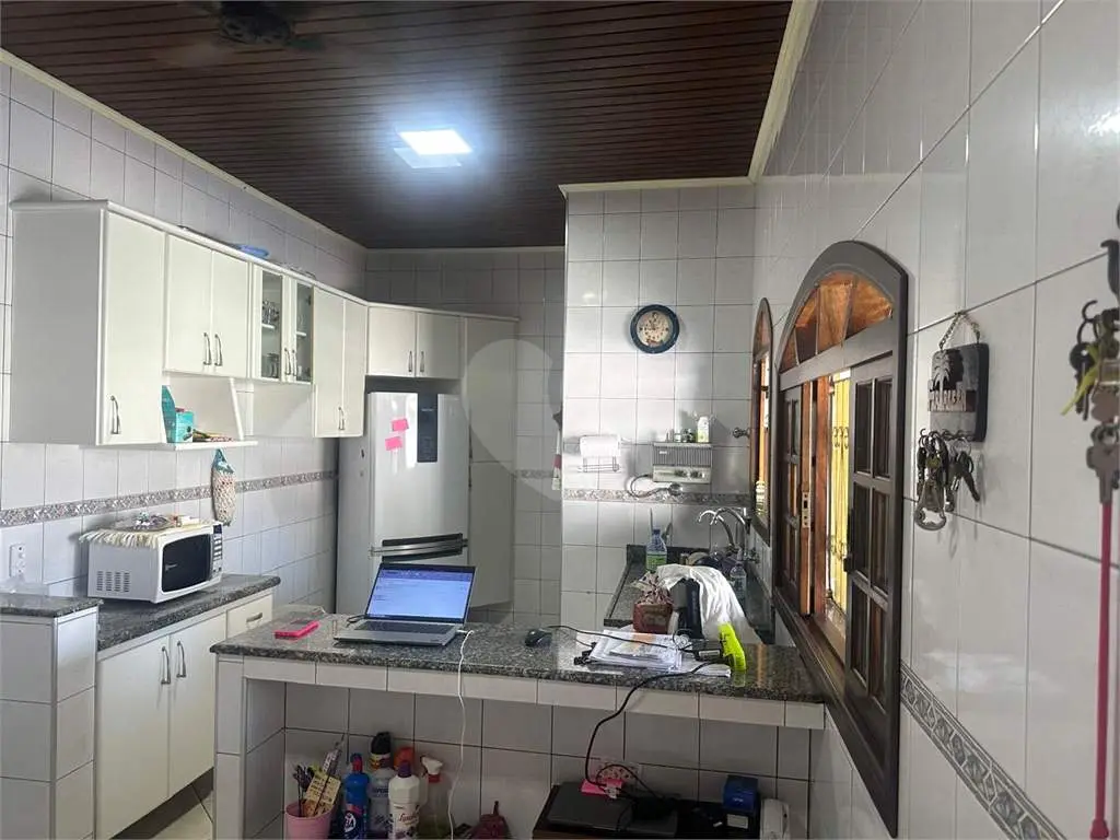 Casa para Venda em Praia Grande, Canto do Forte, 2 dormitórios, 1 suíte, 1 banheiro, 6 vagas